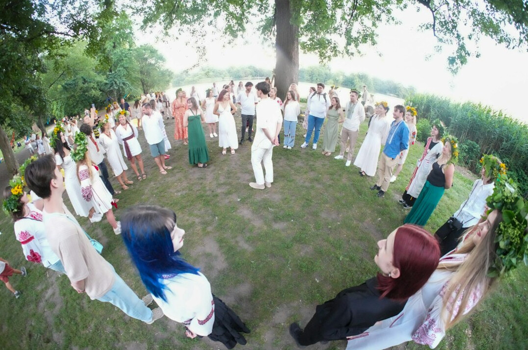 Group of people in a workshop sitting in a circle